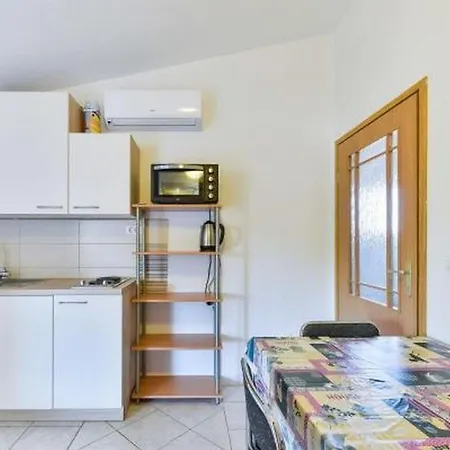 Schoene Ferienwohnung In Privlaka Apartamento Nin
