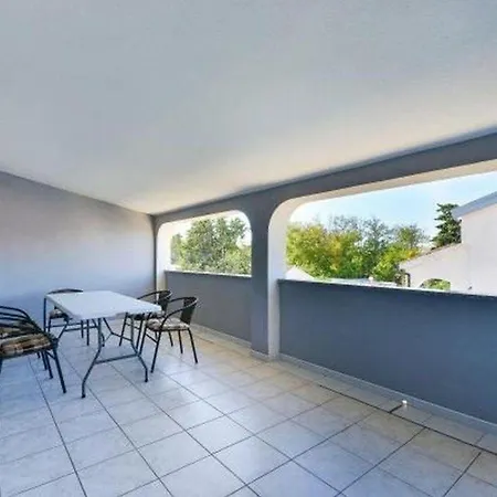 Schoene Ferienwohnung In Privlaka *